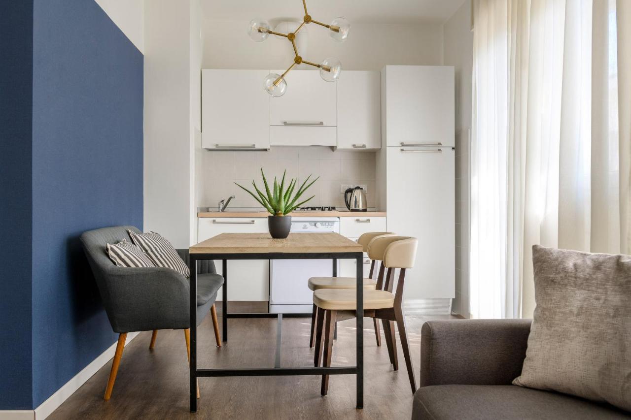 Residence Lungomare - Charming Apartments Riccione Kültér fotó