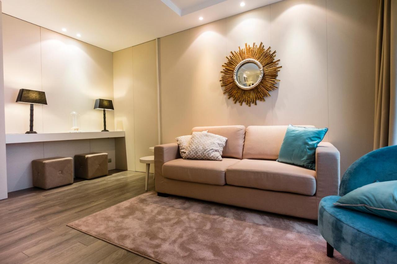 Residence Lungomare - Charming Apartments Riccione Kültér fotó