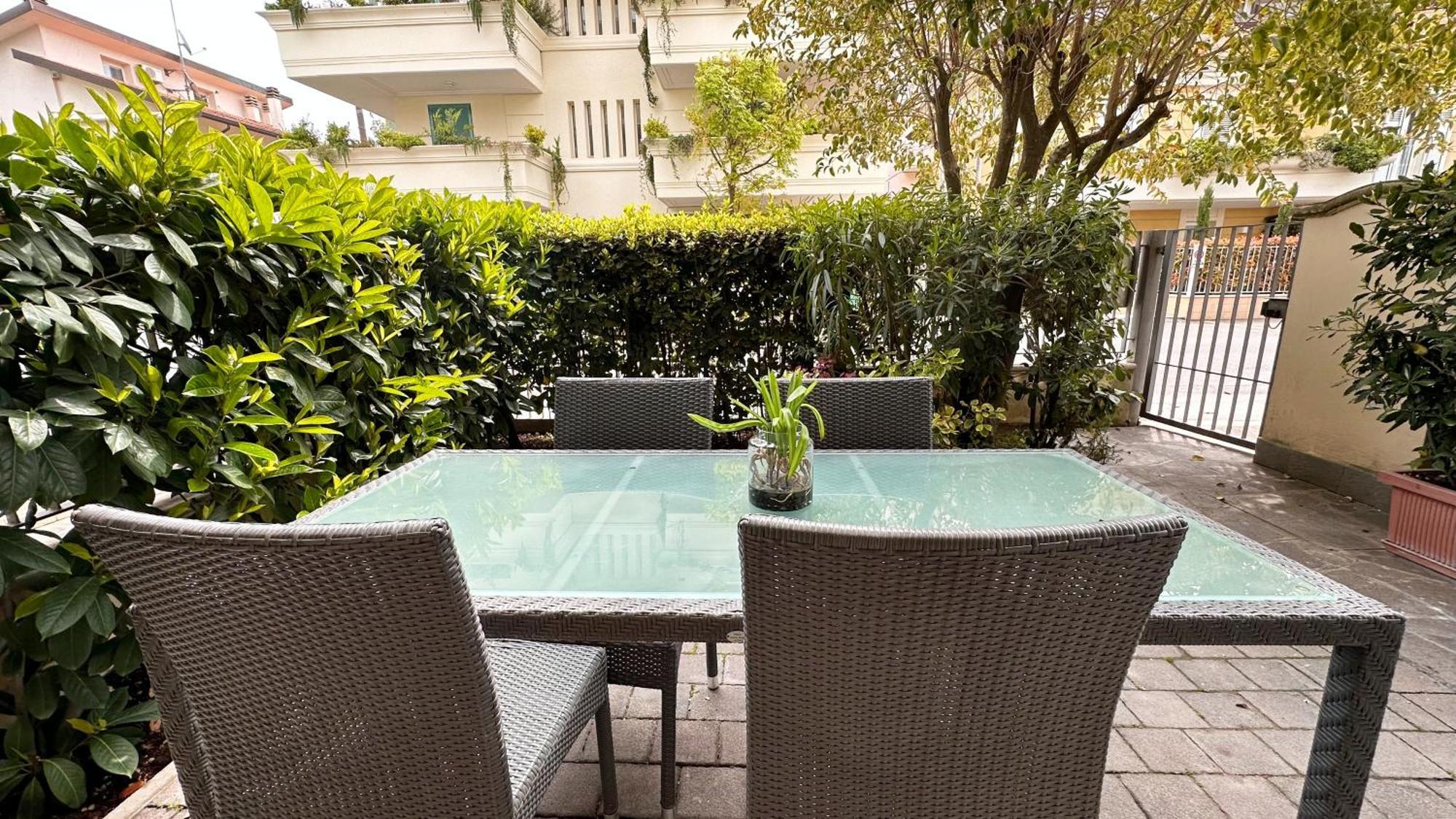 Residence Lungomare - Charming Apartments Riccione Kültér fotó