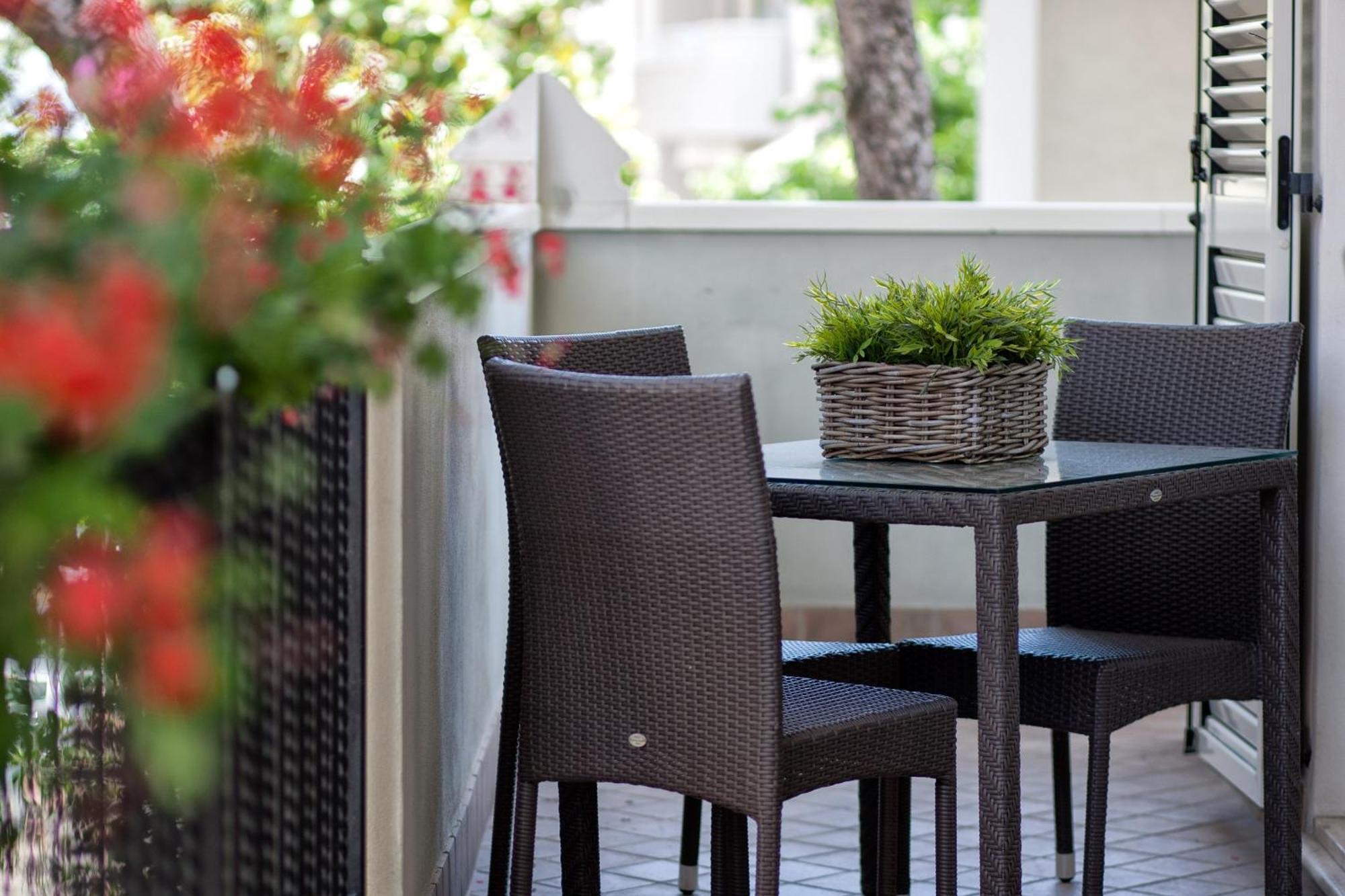 Residence Lungomare - Charming Apartments Riccione Szoba fotó