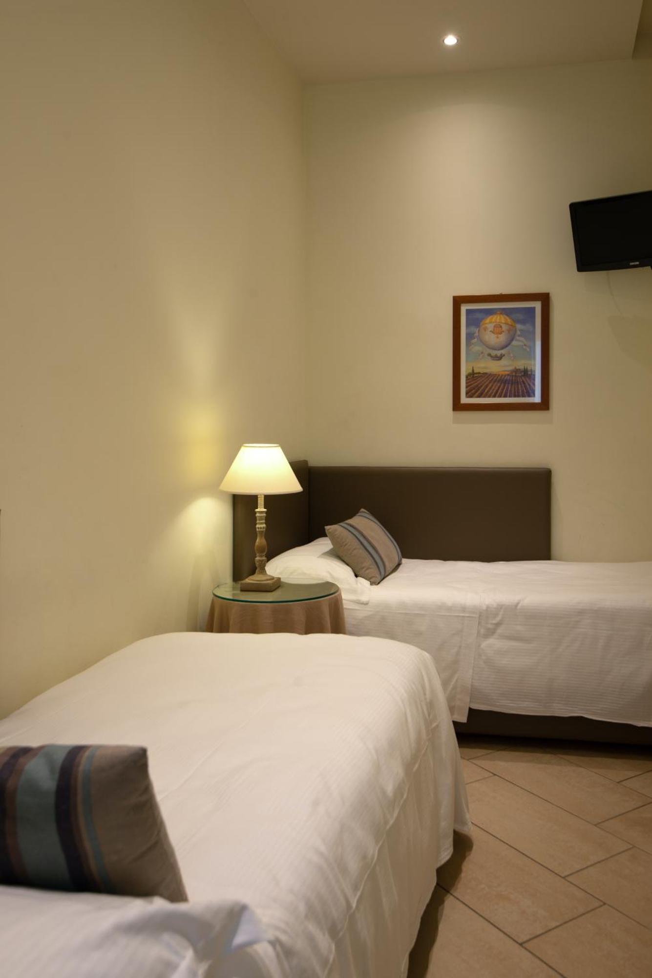 Residence Lungomare - Charming Apartments Riccione Szoba fotó