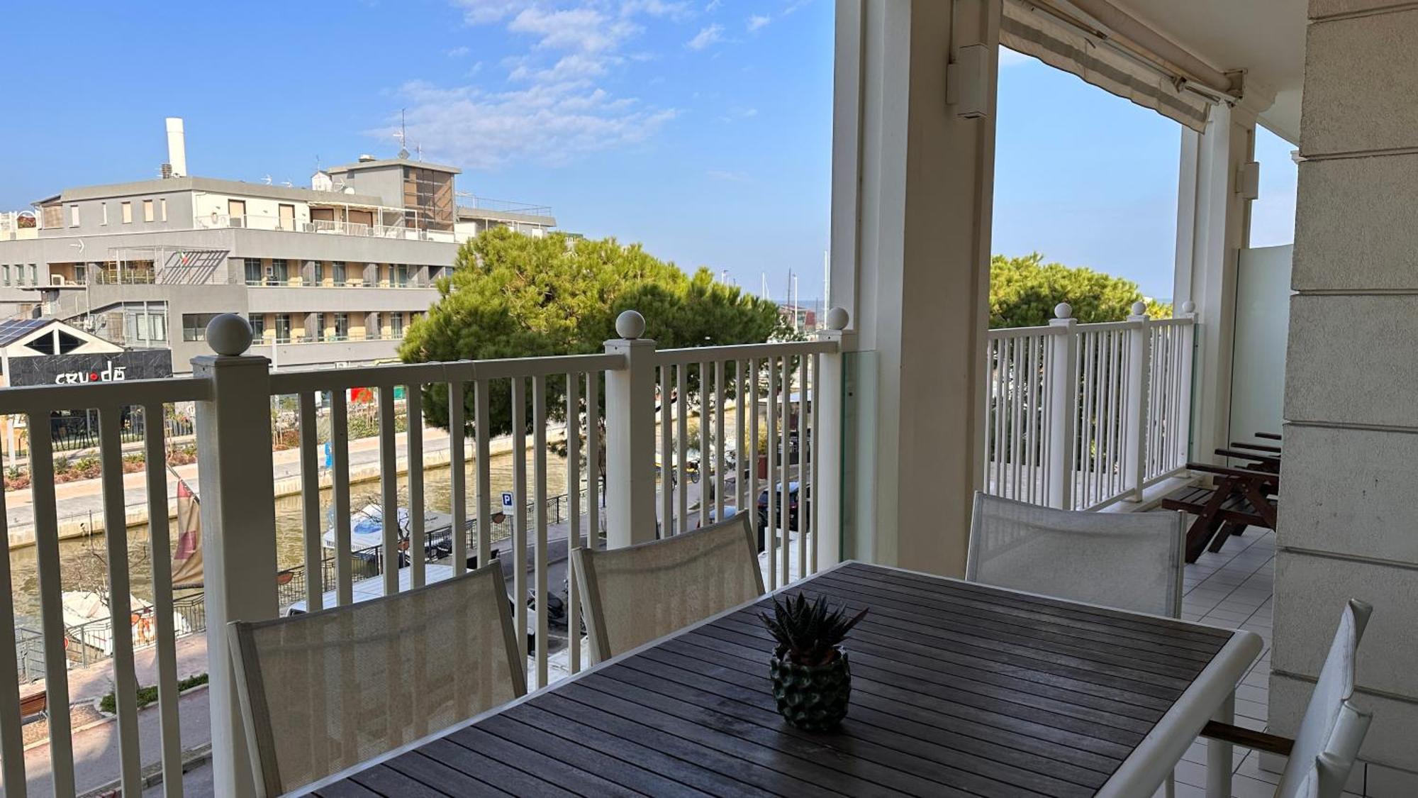 Residence Lungomare - Charming Apartments Riccione Kültér fotó