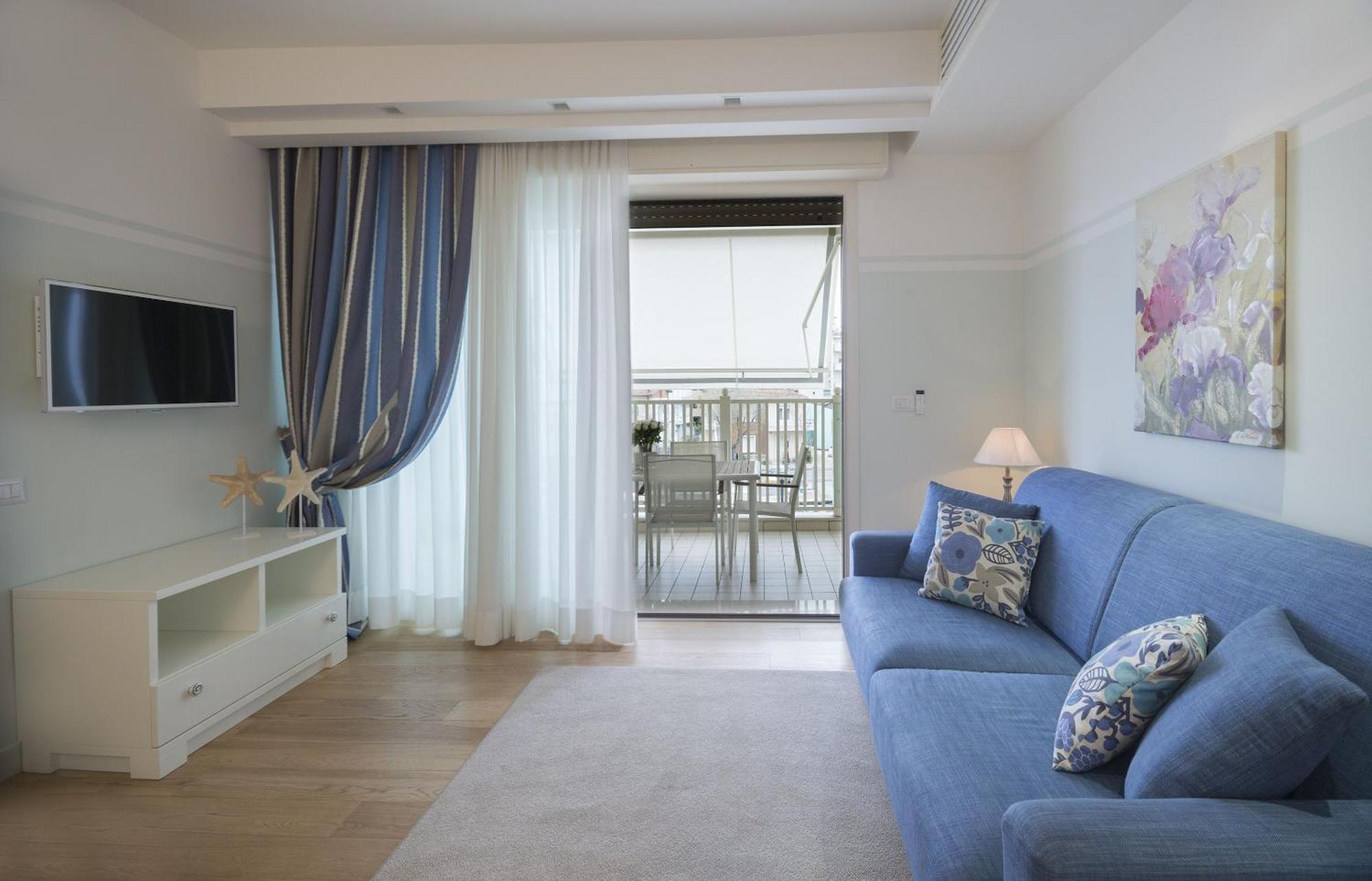 Residence Lungomare - Charming Apartments Riccione Kültér fotó