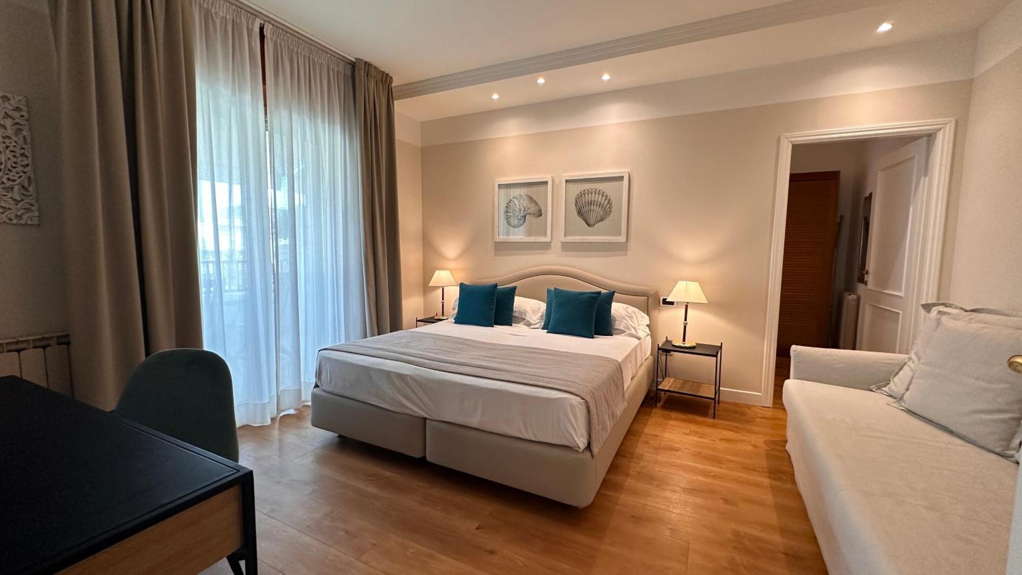 Residence Lungomare - Charming Apartments Riccione Kültér fotó