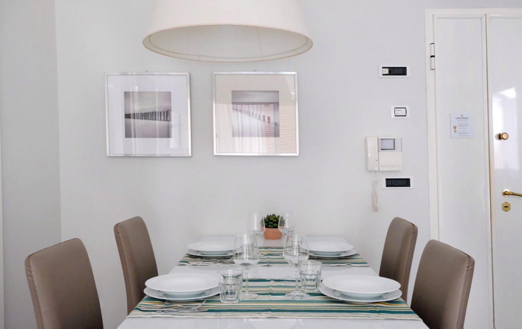 Residence Lungomare - Charming Apartments Riccione Kültér fotó