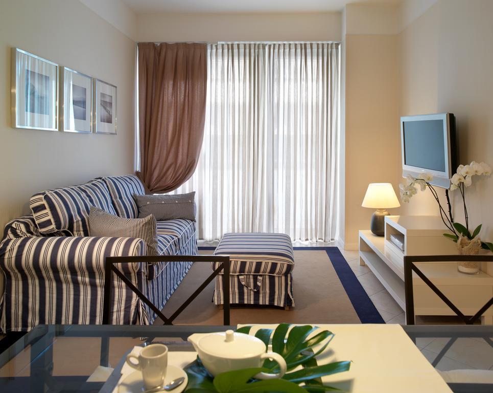 Residence Lungomare - Charming Apartments Riccione Kültér fotó