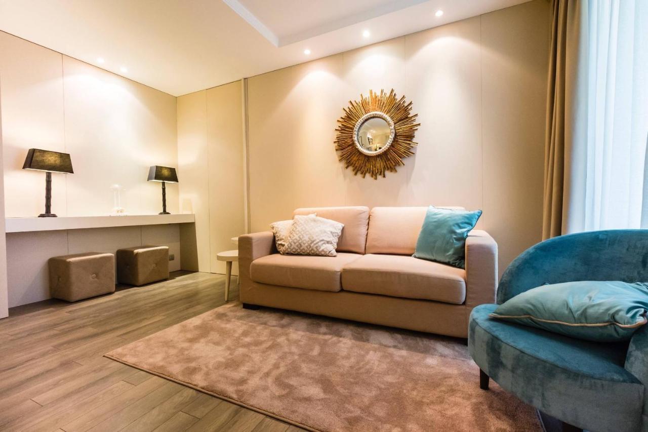 Residence Lungomare - Charming Apartments Riccione Kültér fotó